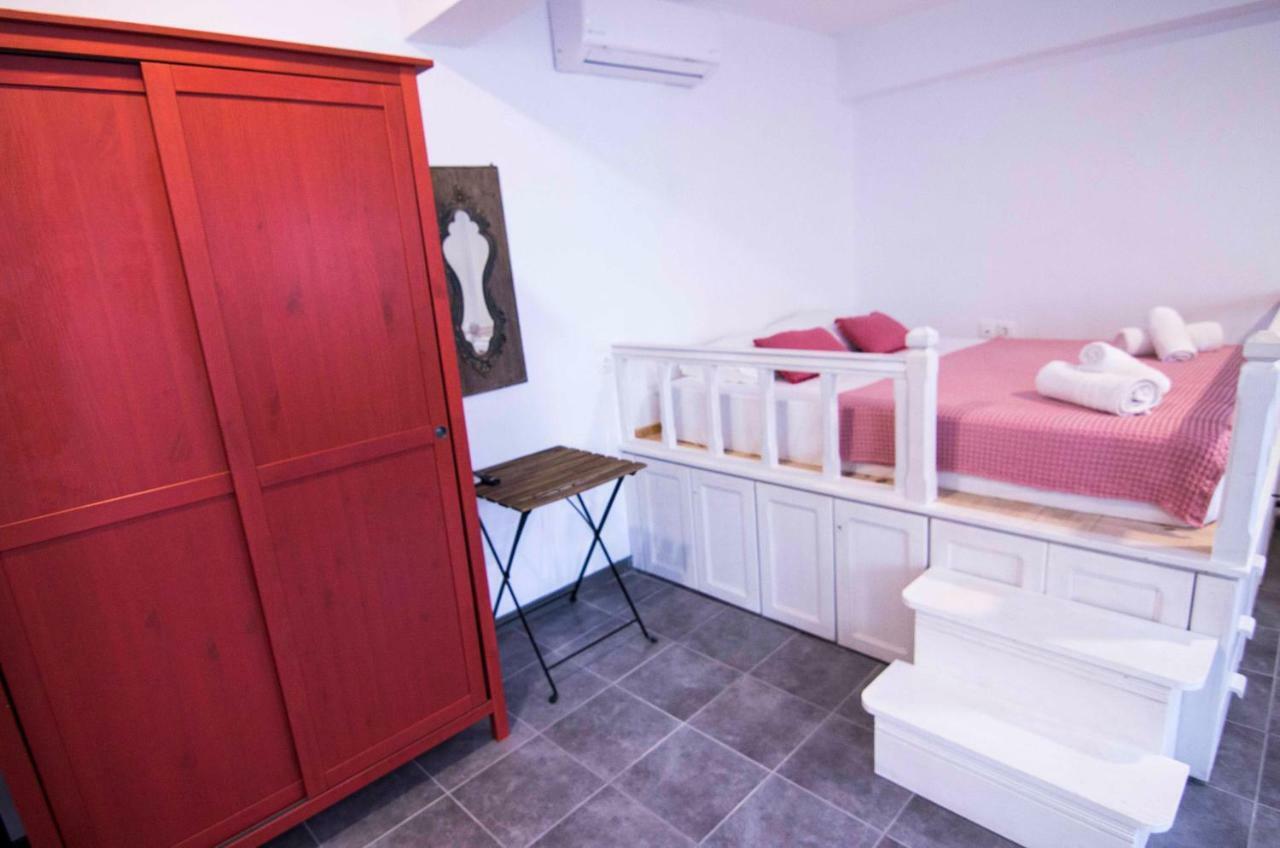 Aegli Apartments Сими Екстериор снимка