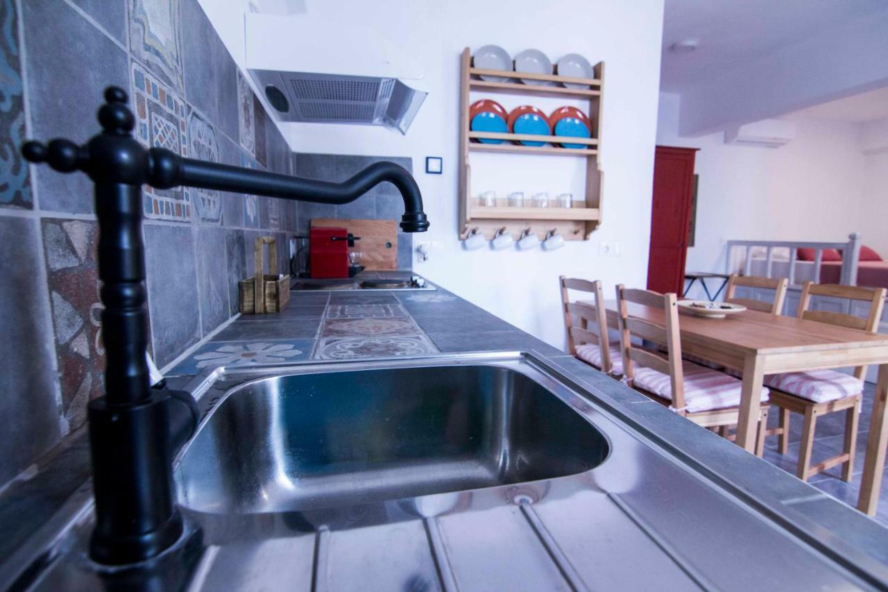 Aegli Apartments Сими Екстериор снимка